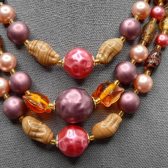 Vintage Japan Art Glass Necklace, Plum Pink Topaz, 1950s Vintage Jewelry - Picture 8 of 15